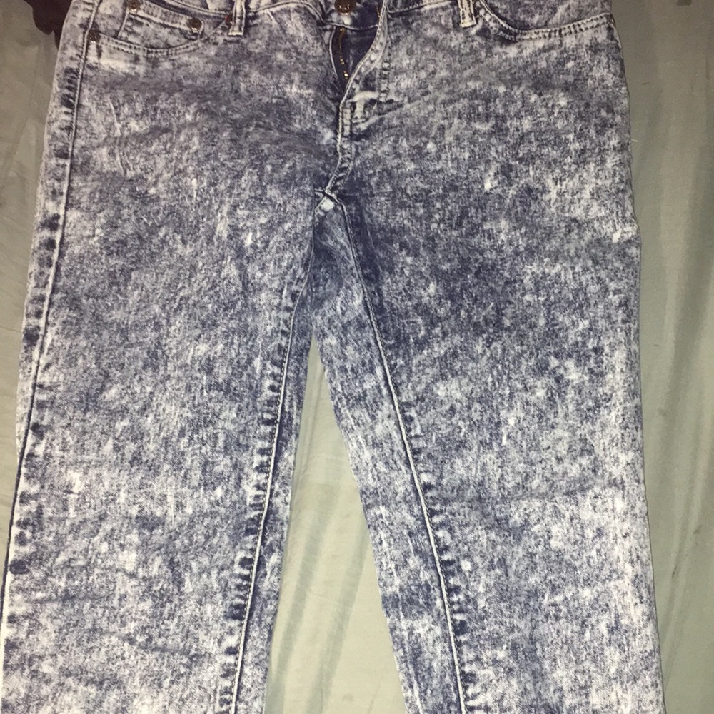 I wouldn’t know what type of jeans these are